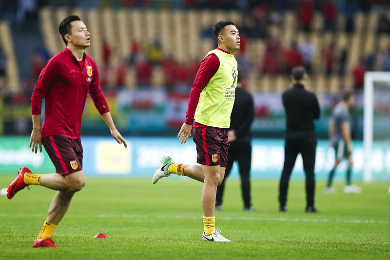 开云体育在线-新赛季伊始，球队面临严峻考验，围绕冠争八的简单介绍