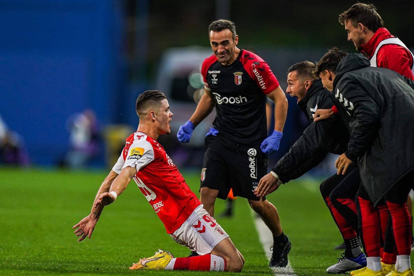 开云官网-包含波尔图不敌布拉加，葡超排名下滑至第三的词条