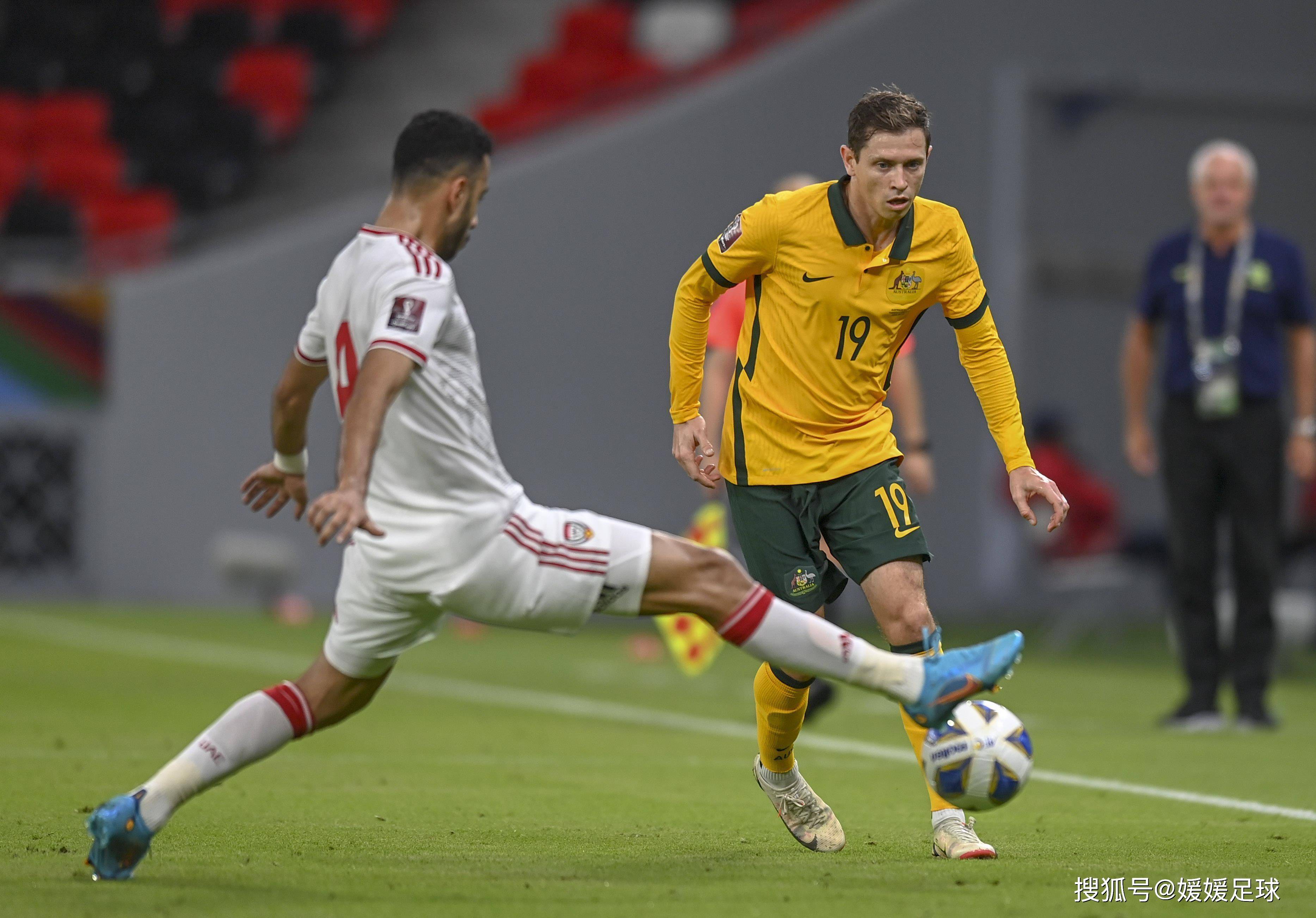 精彩连连！国际足球赛事场面惊险刺激的简单介绍