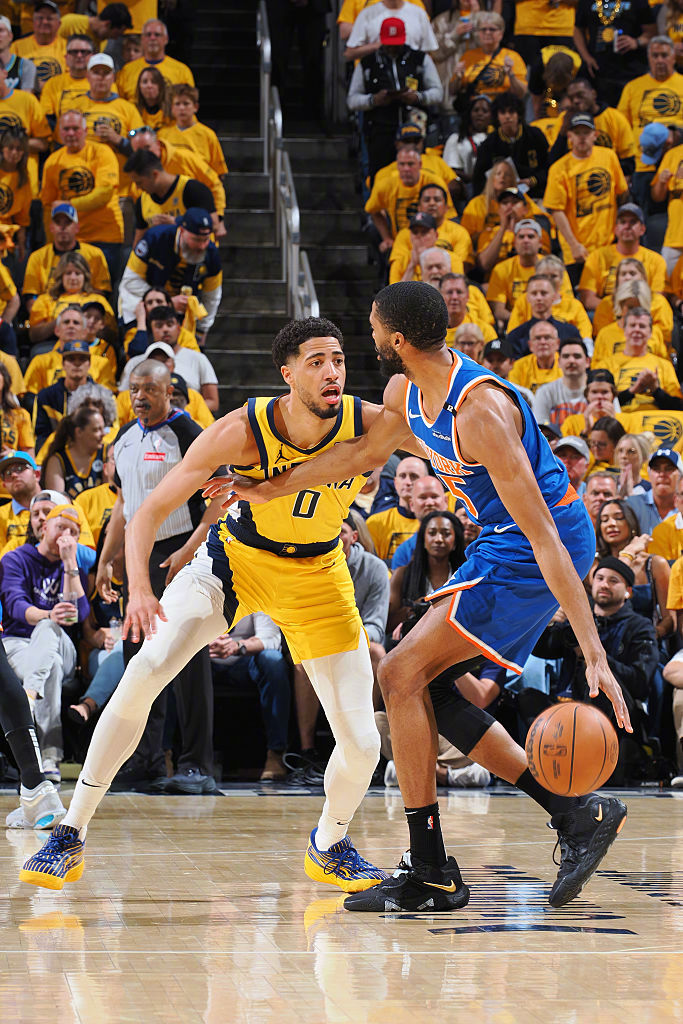 开云体育APP下载-尼克斯大胜马刺：兰多夫率队轻松击败对手