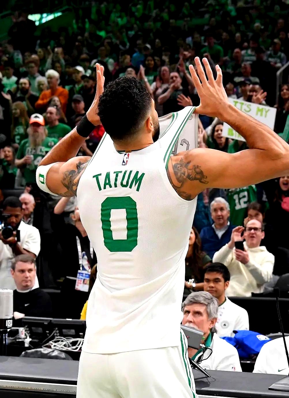 凯尔特人横扫公牛,晋级东部半决赛 凯尔特人横扫公牛,晋级东部半决赛