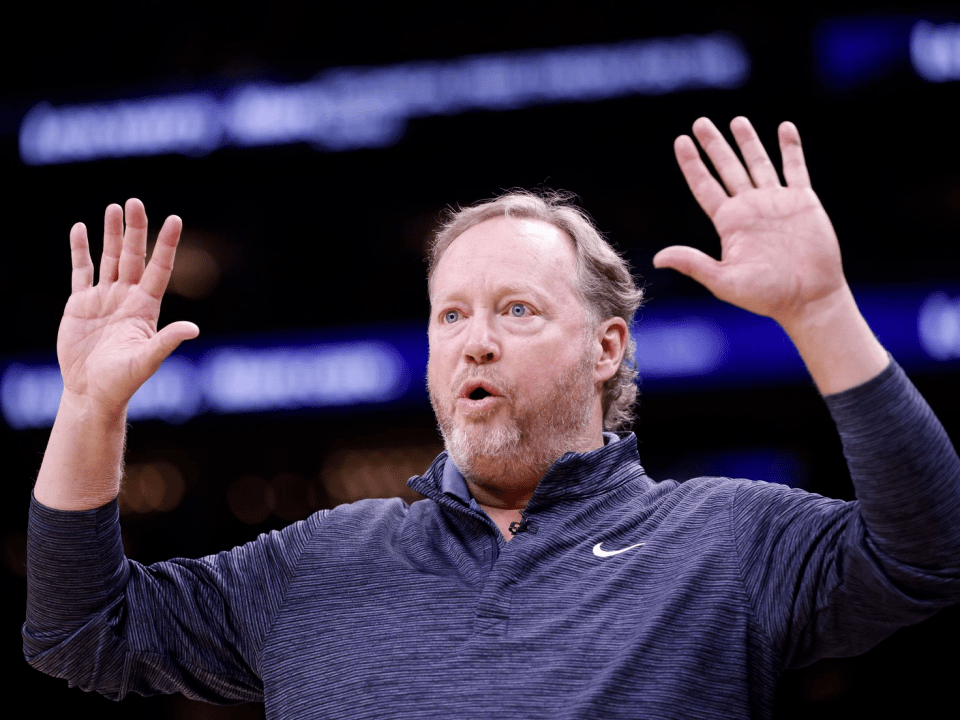 开云体育平台APP-斯旺西主教练频频调整阵容，希望突破连败魔咒