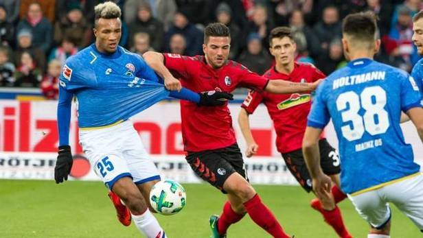 开云平台-欧洲足球盛事掀起狂潮，豪门对决成焦点