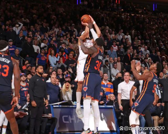 上海队绝杀骑士，布克点燃赛场