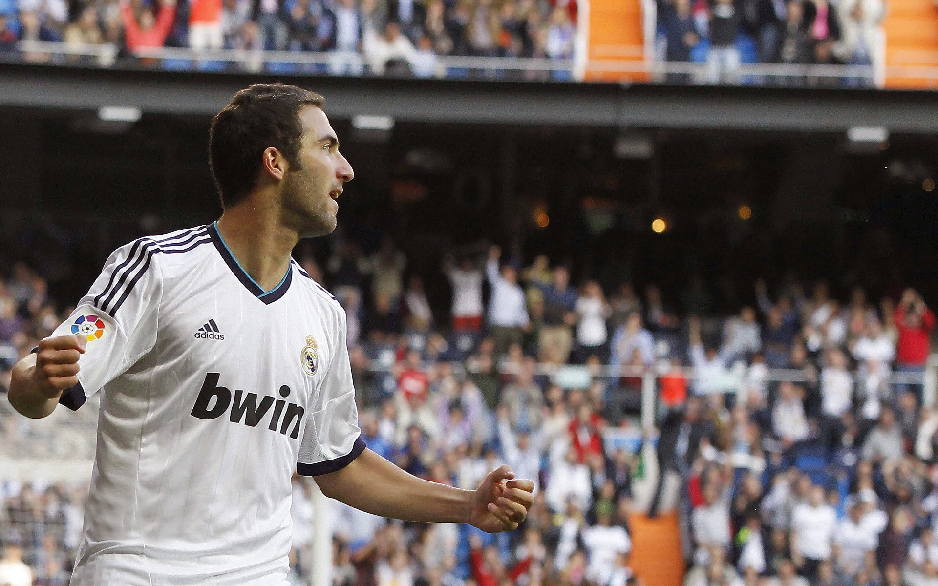 东方铁壁前的南美舞步，迪马利亚一箭穿心助拜仁硬仗克韩国劲旅